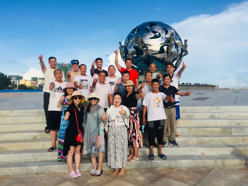 　　放飛心情，感受*美旅行